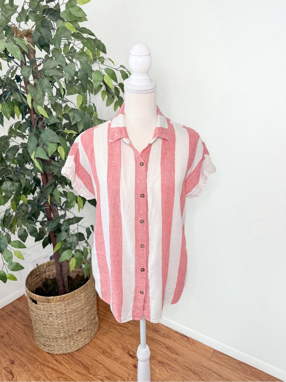 Marine Layer Red White Stripe Linen Blend Button Down Top Size M - Picture 2 of 7